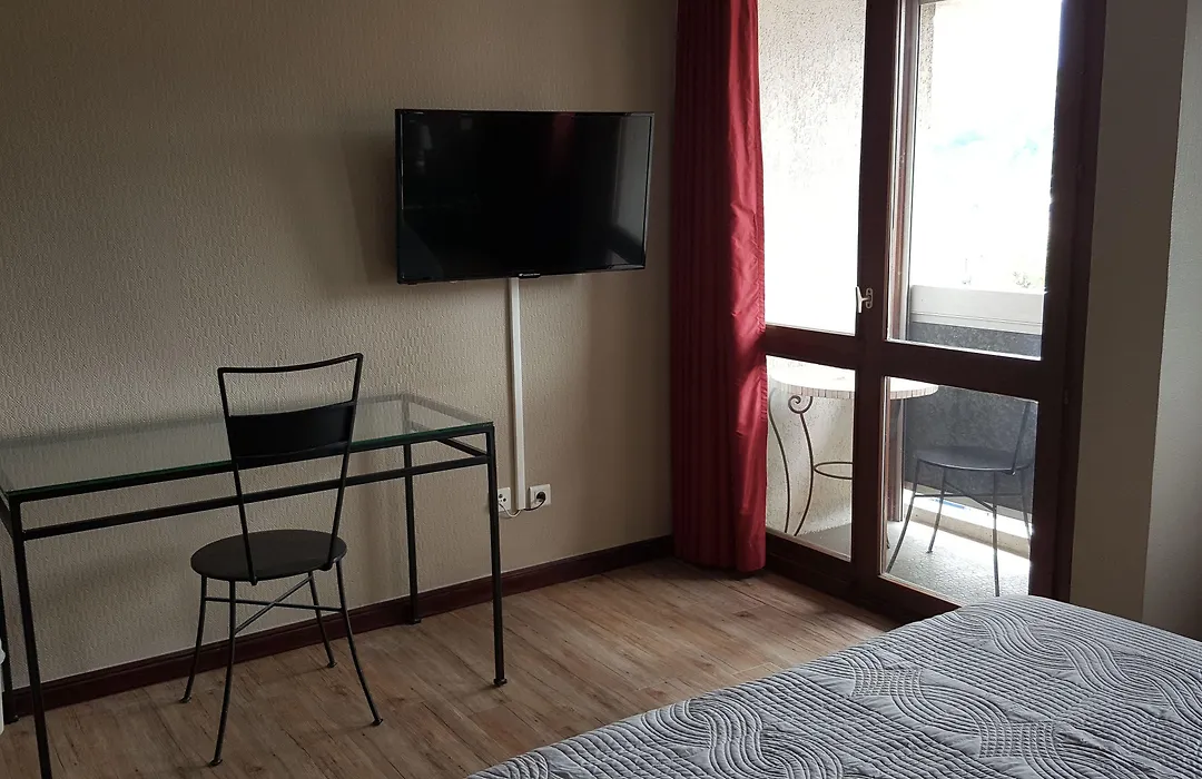 Hotel De La Gare-1