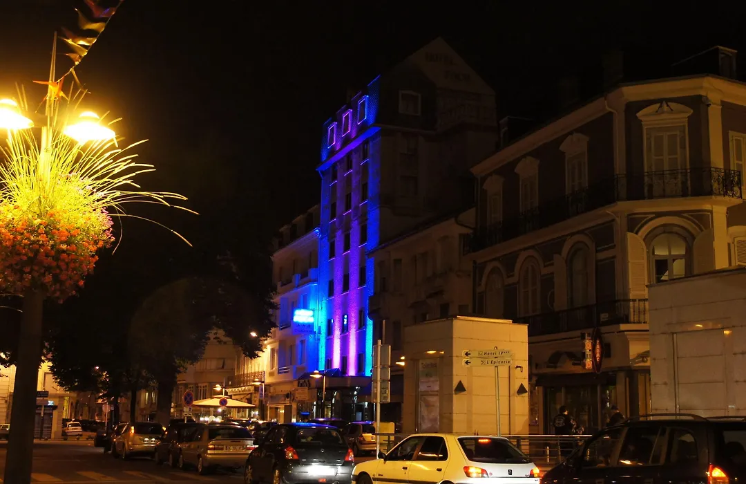Hotel Foch-1