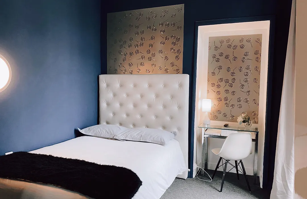 Royal Hotel-1