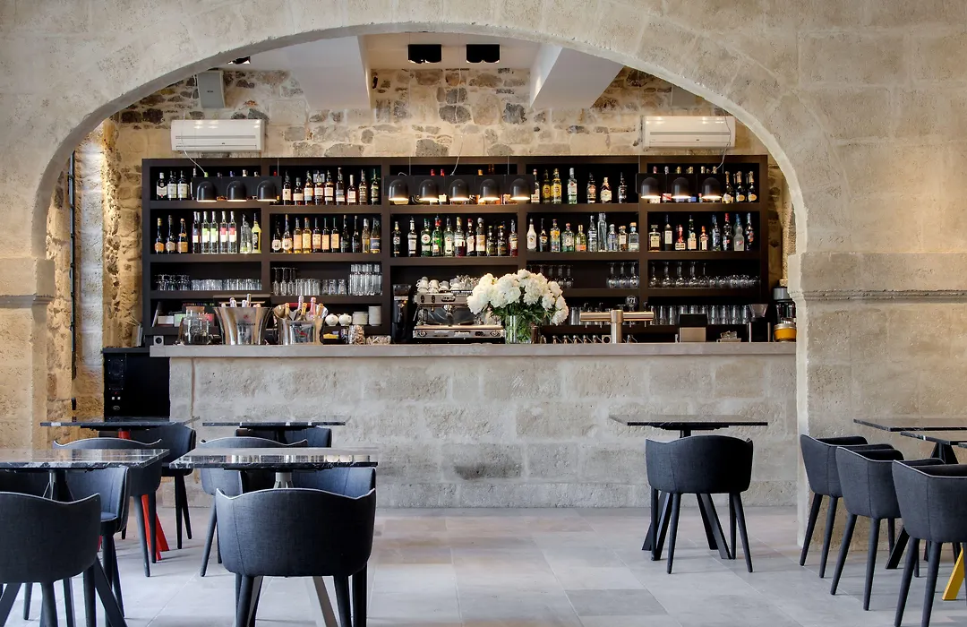 Boutique Hotel Des Remparts & Spa-1
