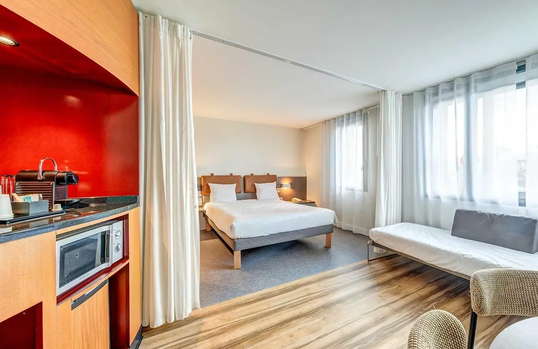 B&B HOTEL Paris Nord 18ème-1