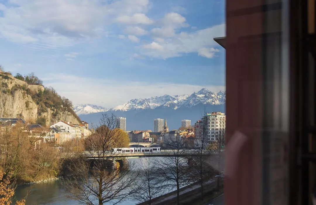 Ibis Grenoble Gare-1