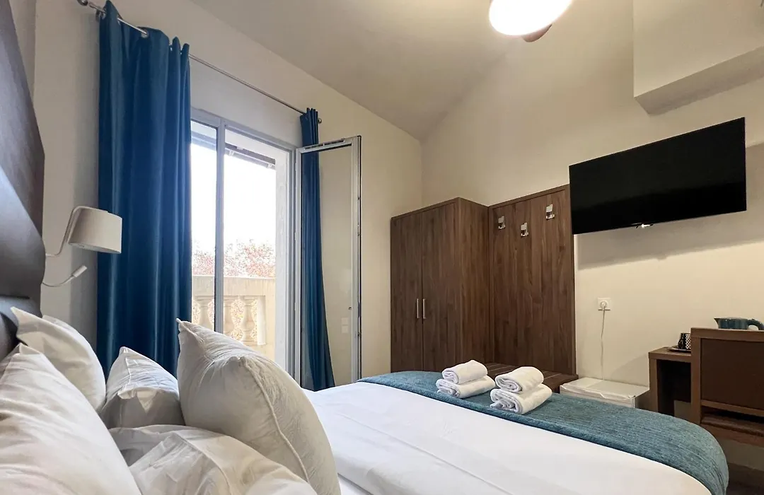 Square Hotel-1