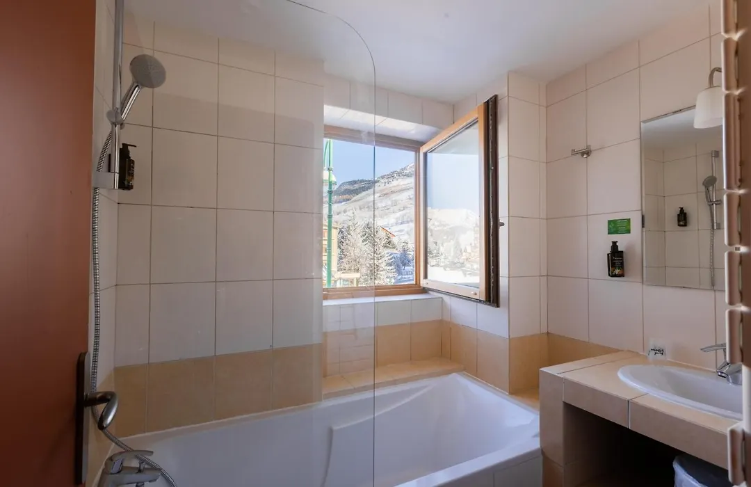 Hotel Le Sherpa-1