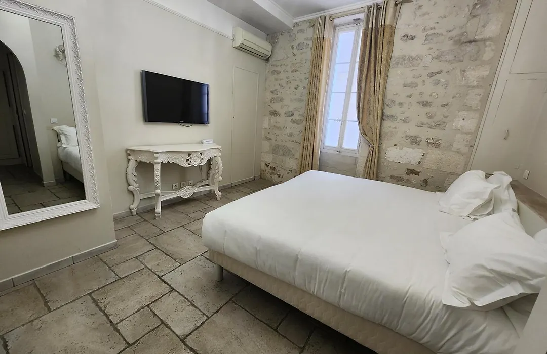 Hotel Du Palais Des Papes-1