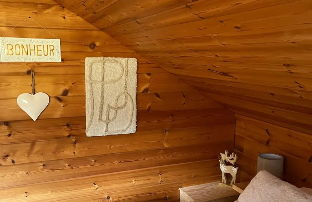 Chalet Avec Jacuzzi Et Piscine, Deco Soignee Esprit Cocooning-1
