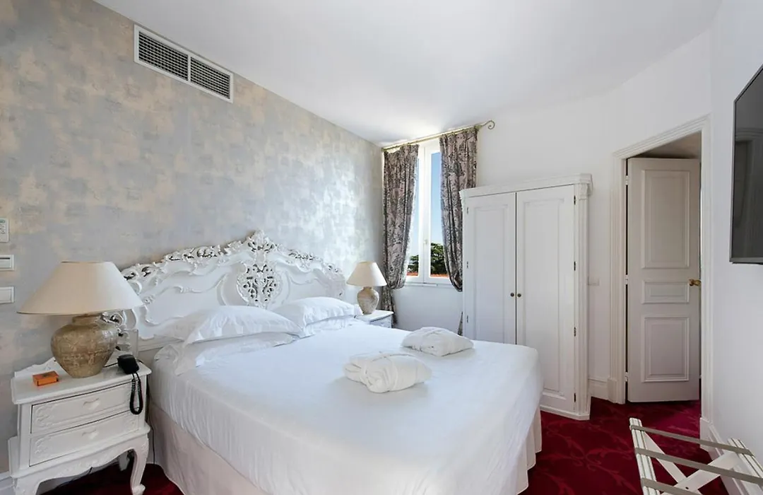 Hotel Chateau De La Tour Cannes-1