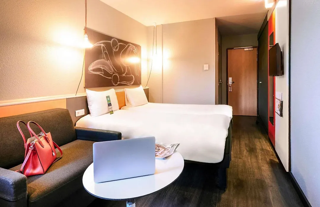 Ibis Styles Lyon Gerland-1