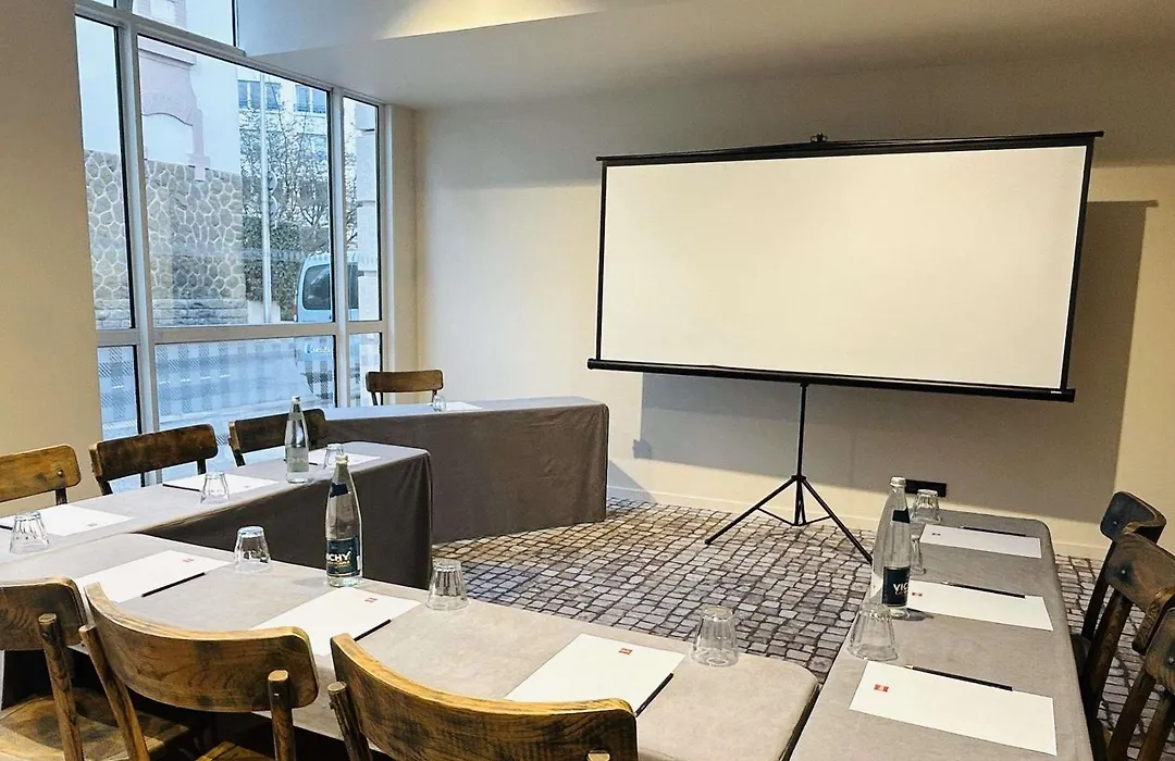 Ibis Vichy-1