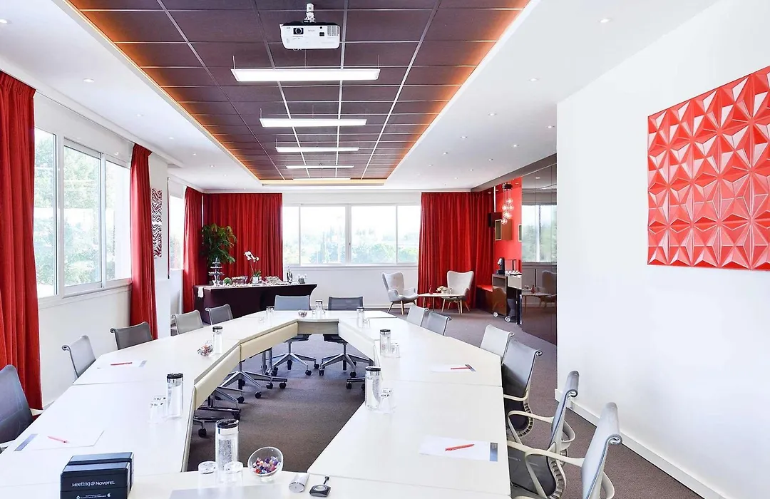 Novotel Avignon Nord-1