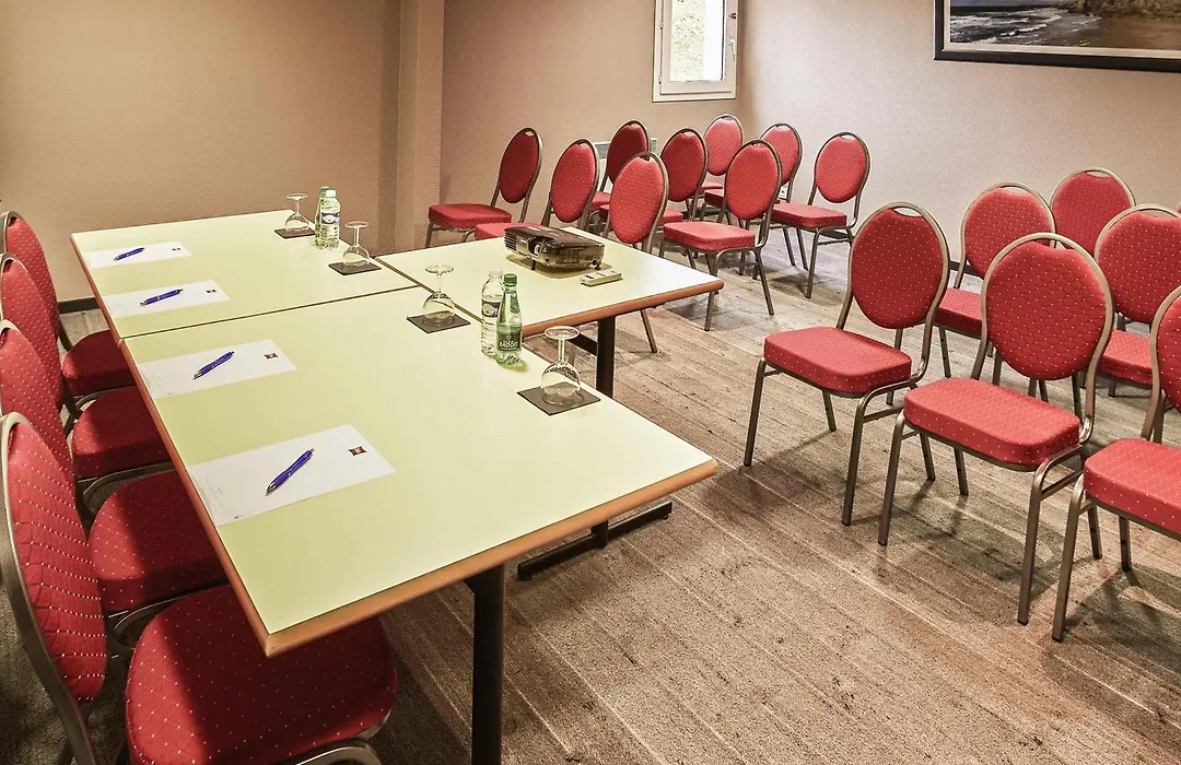 Ibis Auray-1