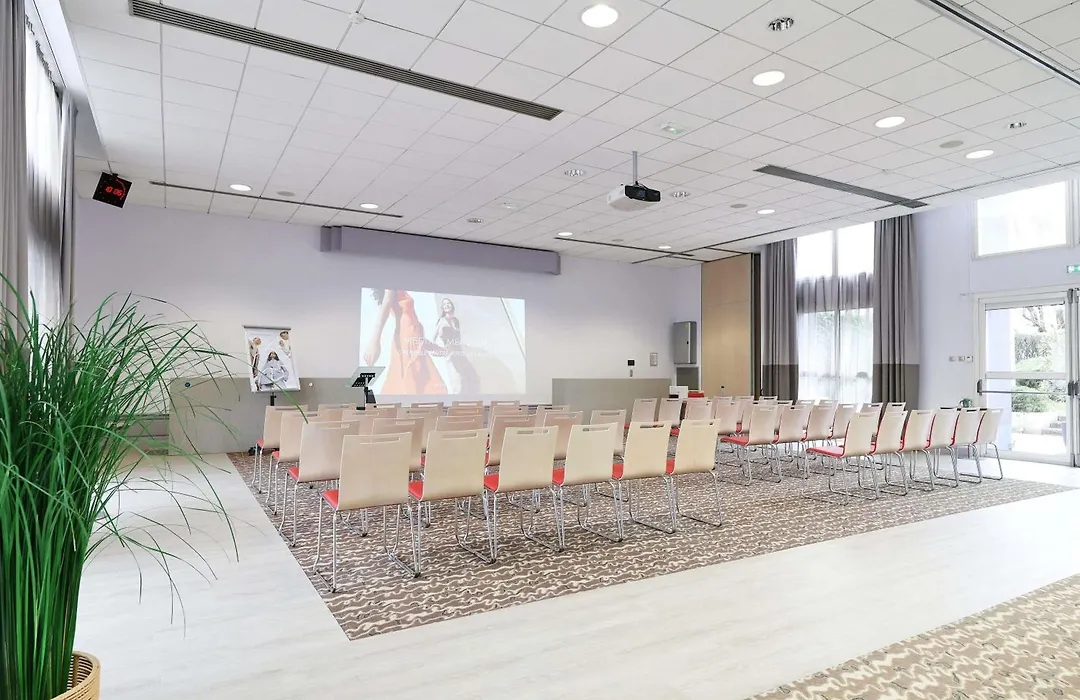 Mercure Grenoble Centre Porte Des Alpes-1