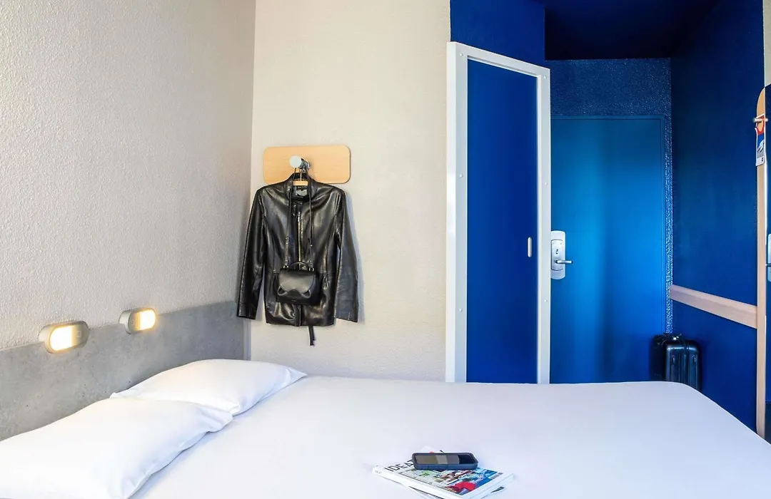 Ibis Budget Paris Porte De Montmartre-1