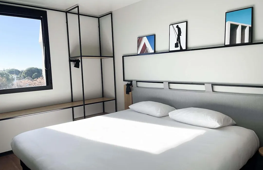 Ibis Lunel Petite Camargue-1