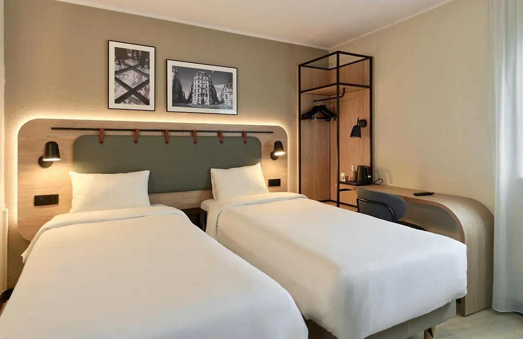 Campanile Prime - Paris - Porte De Bagnolet-1