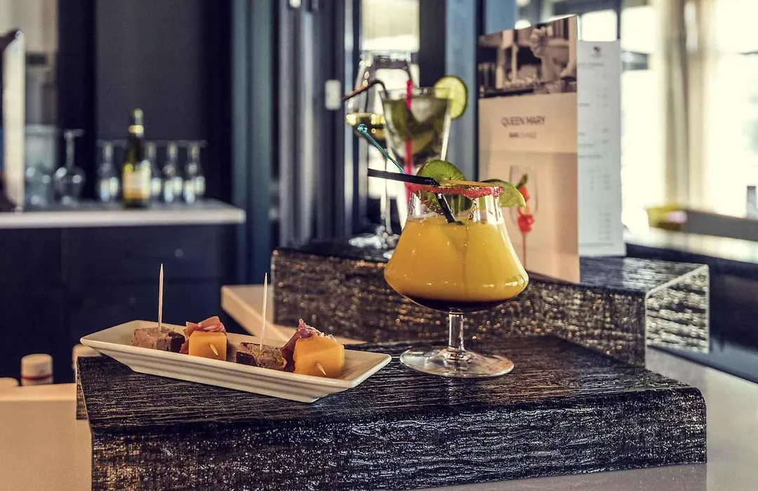 Mercure Cherbourg Centre Port-1