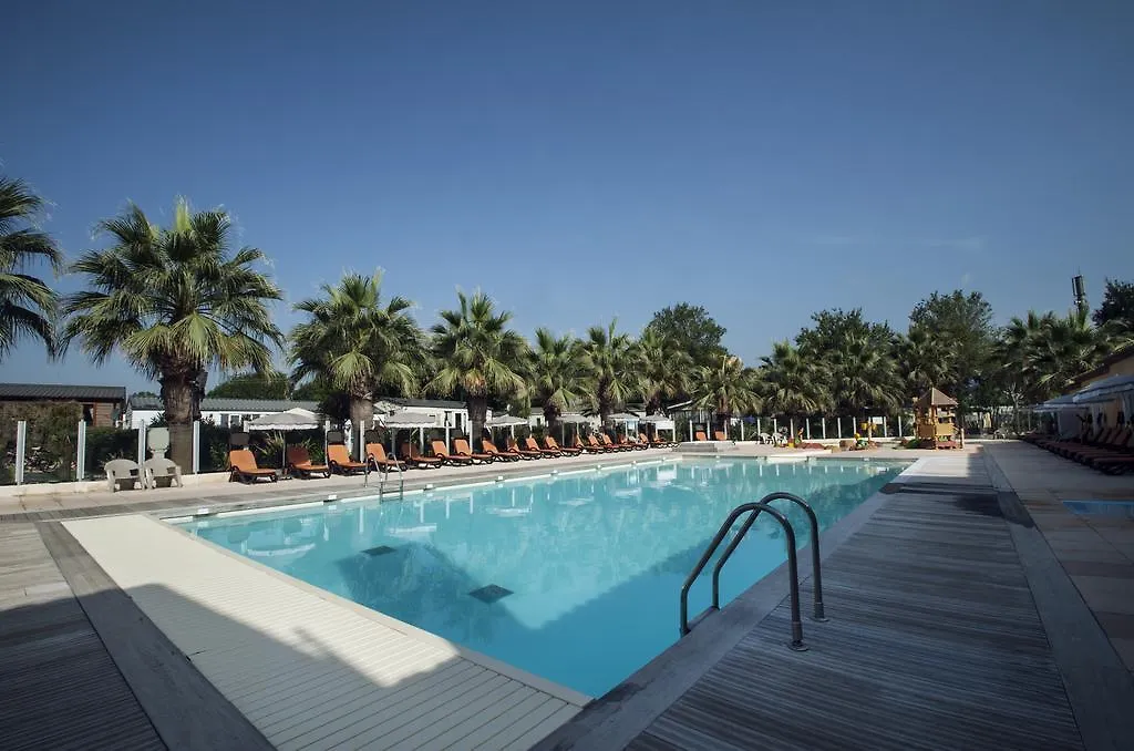 Holiday Marina Resort-1