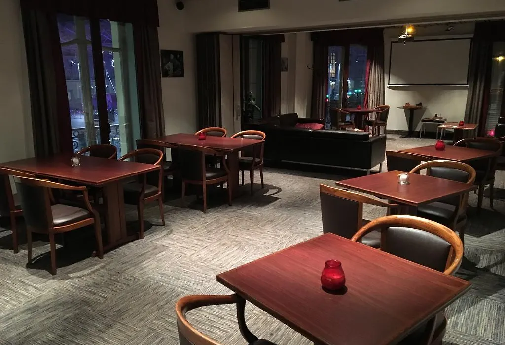 Le Carlton-1