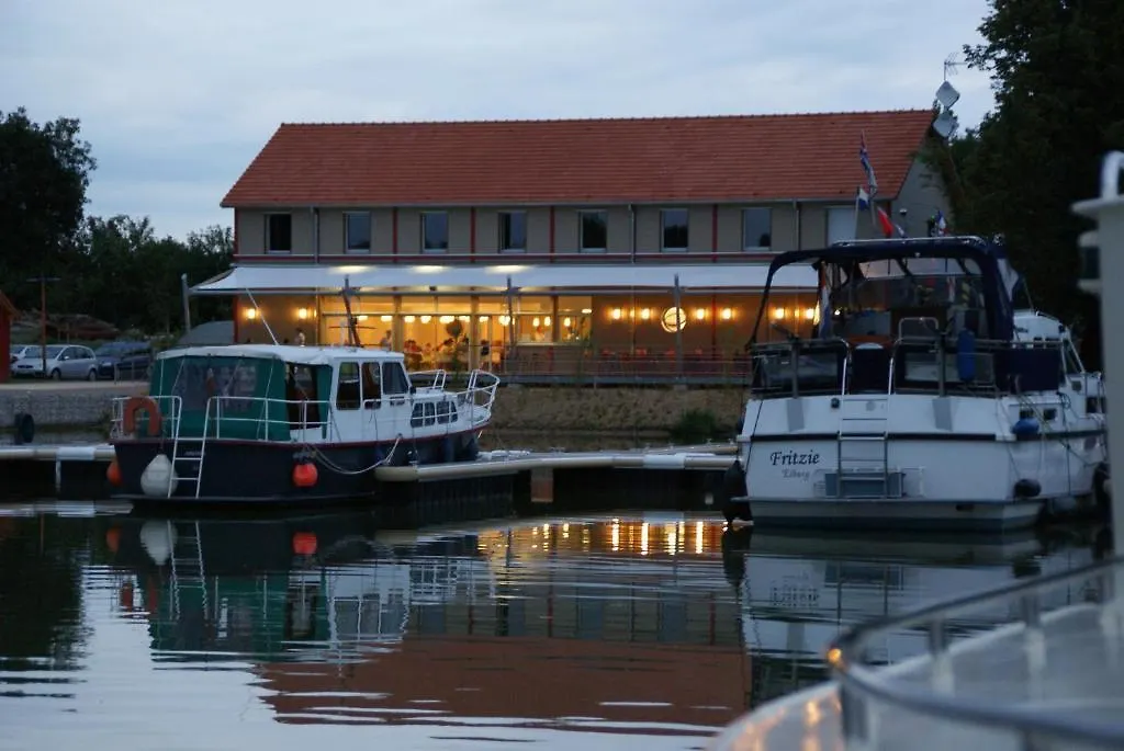 Le Port De Decize-1