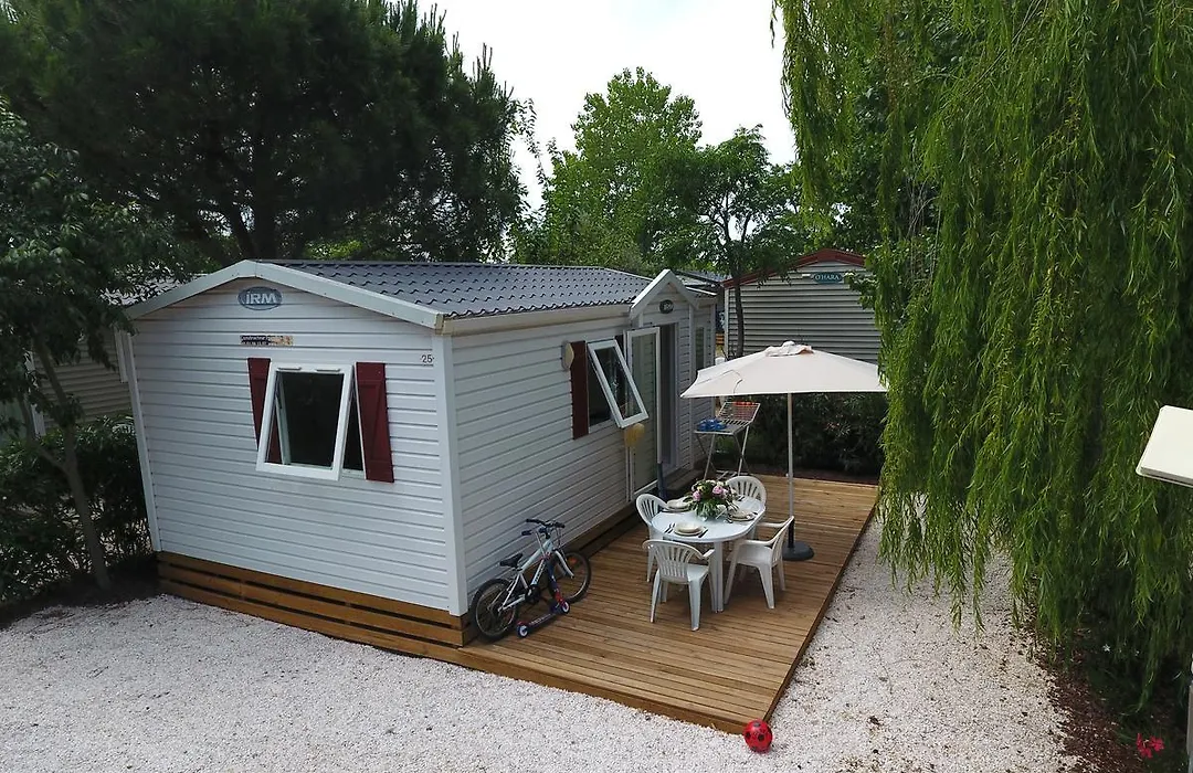 Camping Resort Les Champs Blancs-1