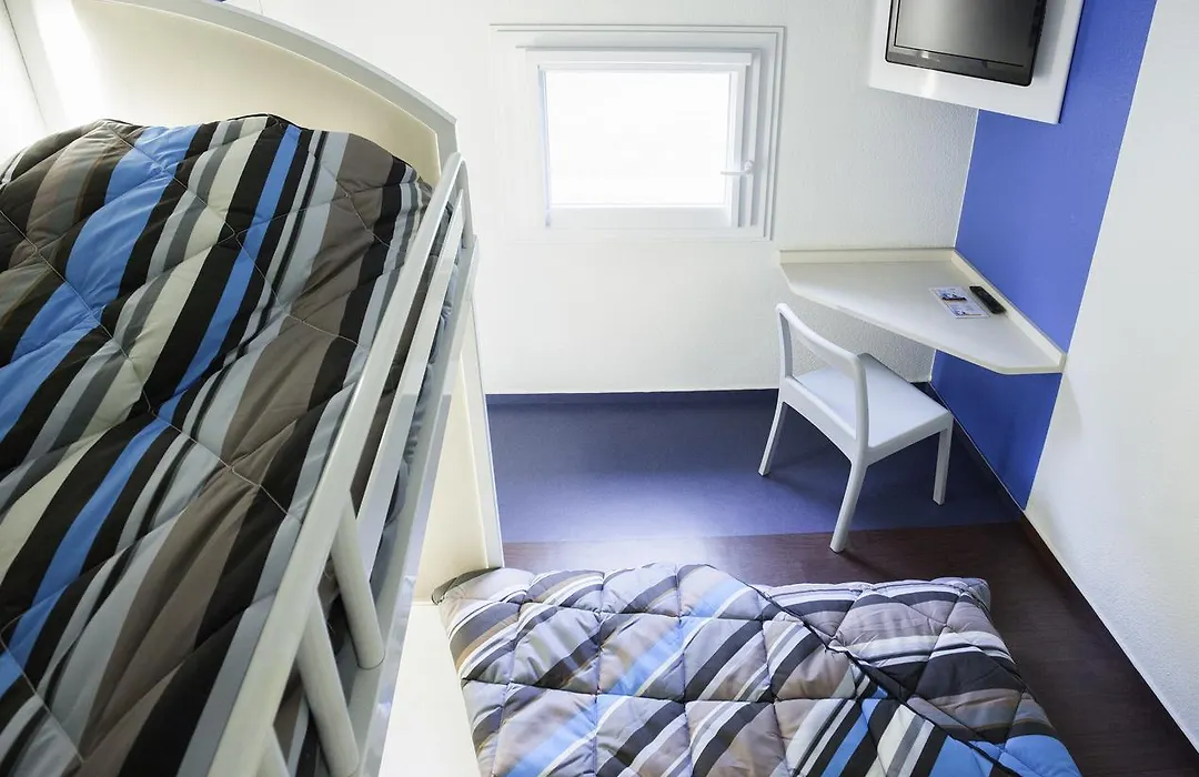 Hotel First Eco Savigny Villemoisson Centre Commercial Carrefour-1