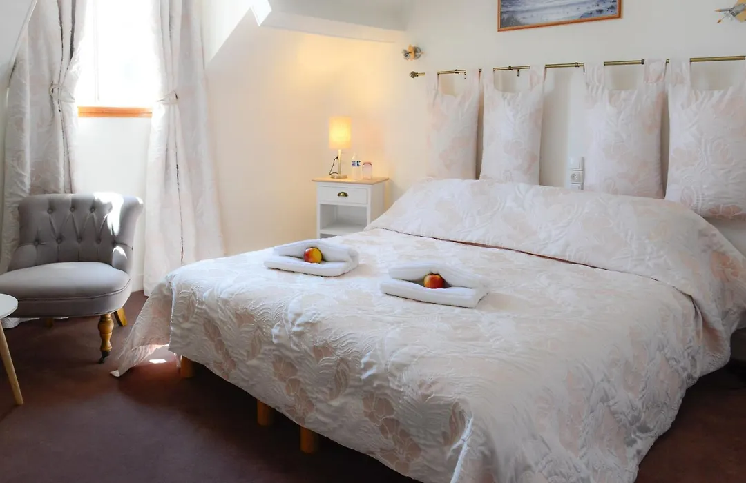 Logis Hotel Et Restaurant Du Dauphin-1