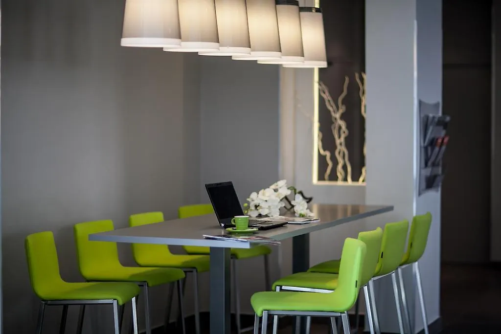 Ibis Styles Antibes Juan Les Pins-1