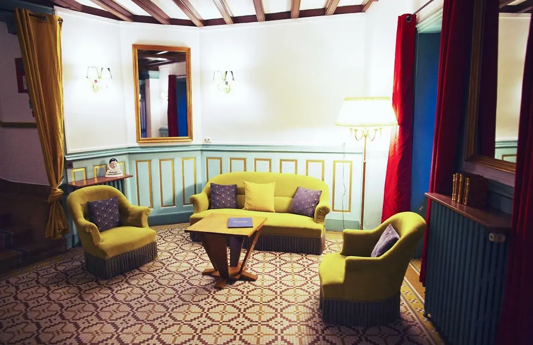 The Old Hotel Ravel Centre-1