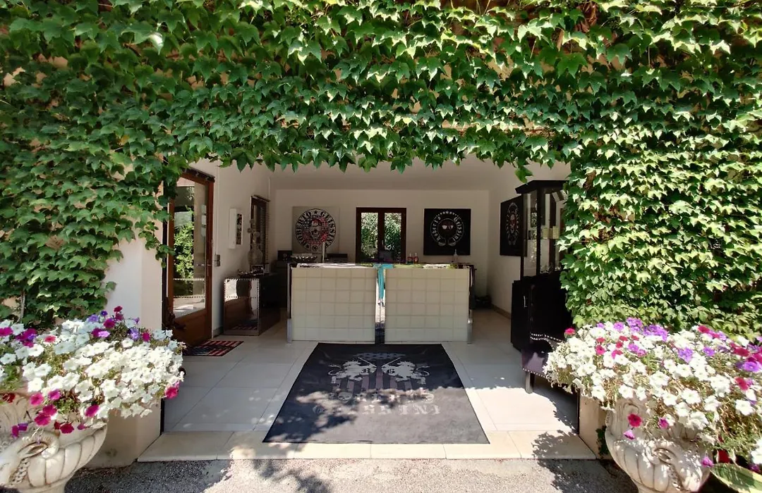 Maison Prestige Saint Tropez by Roberto Geissini-1