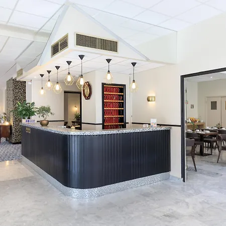 Hotel Locarno Nice-3