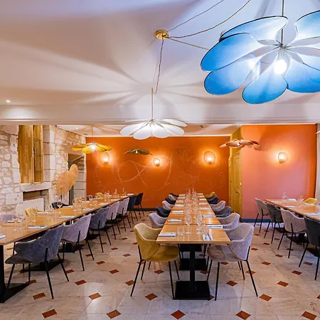 Logis Hostellerie Des Clos Et Restaurant Bistrot Des Grands Crus Et Maison De La Tour Chablis-3