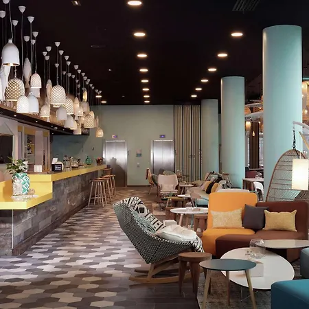 Hampton By Hilton Paris Clichy-2