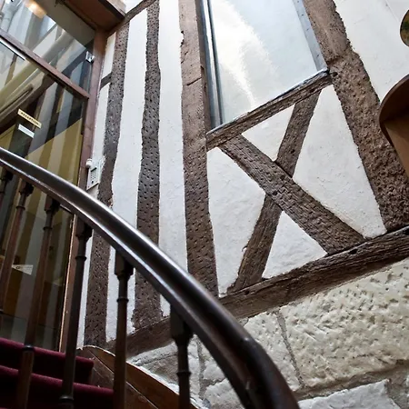 Logis Hotel Du Theatre-2
