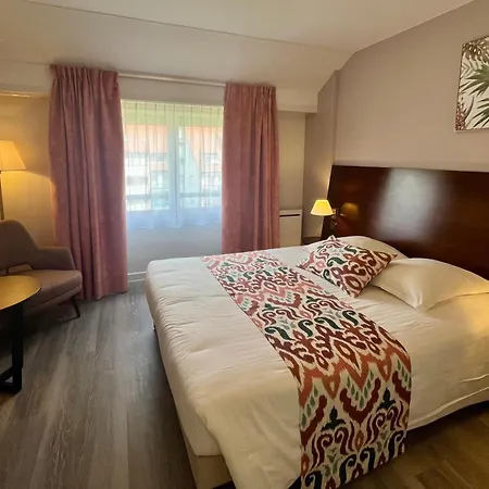 Logis Hotel Le Menestrel - Chambres Climatisees-2