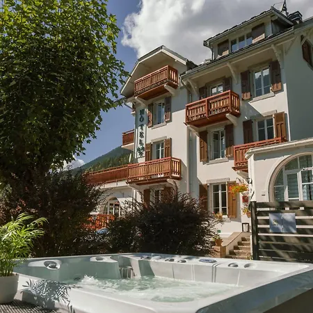 Chalet Hotel La Sapiniere-2