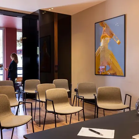 Lhotel - Face Au Chateau - Boutique Hotel Et Seminaires-3