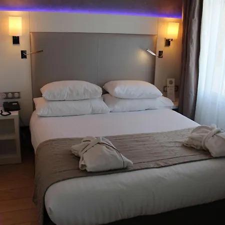 Best Western Plus Hotel Carlton Annecy-3