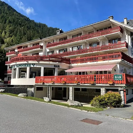 Chalet Hotel La Sapiniere-3