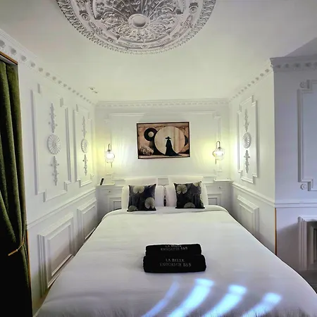 La Belle Endormie B&B French Guest House-3