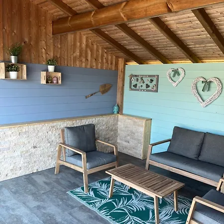 Chalet Avec Jacuzzi Et Piscine, Deco Soignee Esprit Cocooning-3
