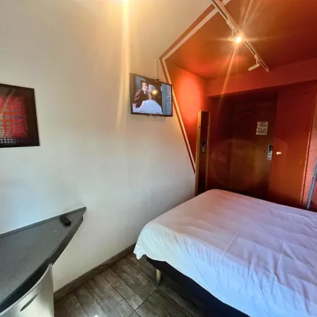 Egg Hotel Sarcelles-3