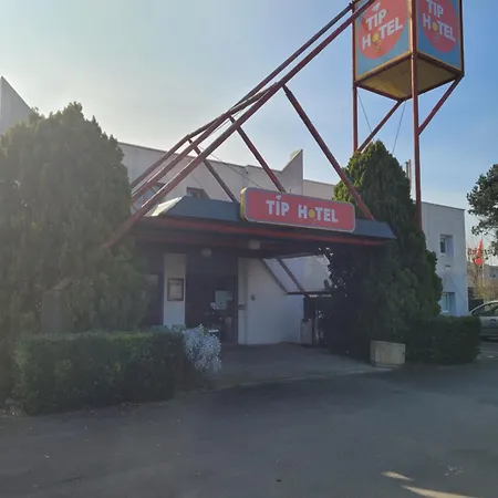 Tip Hotel Cambrai Ex Hotel F1-2