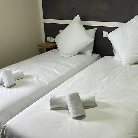 Contact Hotel Arc-En-Ciel - Renove-3