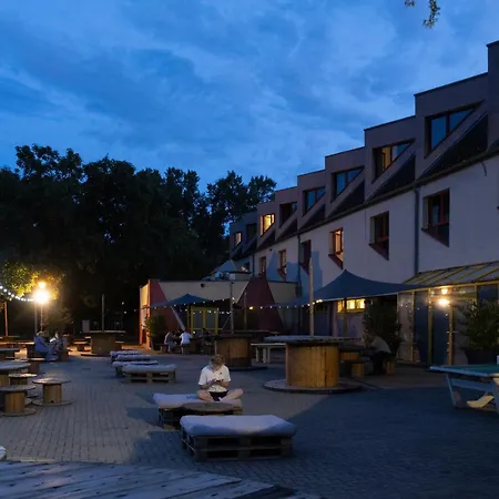 Auberge de Jeunesse HI Strasbourg 2 Rives-2