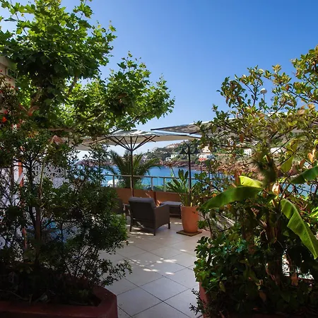 Hotel Et Appart Hotel Les Flots Bleus-3