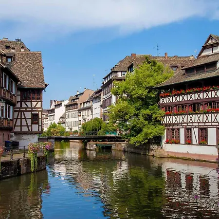 Auberge de Jeunesse HI Strasbourg 2 Rives-3