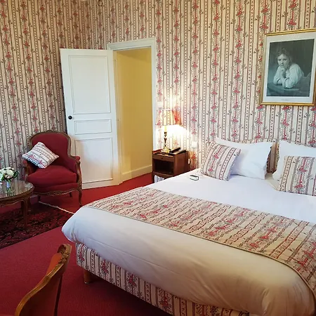 Hotel Chateau De Gilly-2
