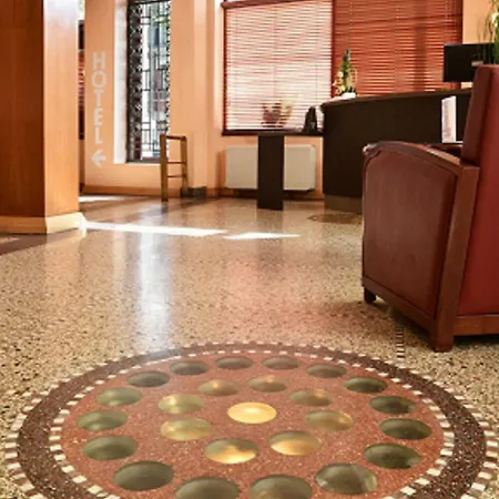 Hotel Moderne-2