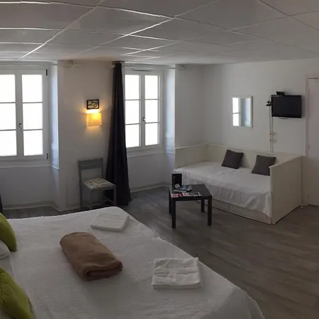 Le Petit Hotel-2