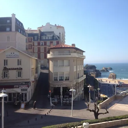 Le Petit Hotel-3
